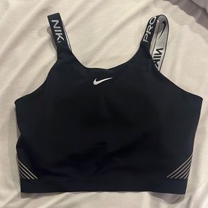 Black Nike Pro cropped top/sports bra